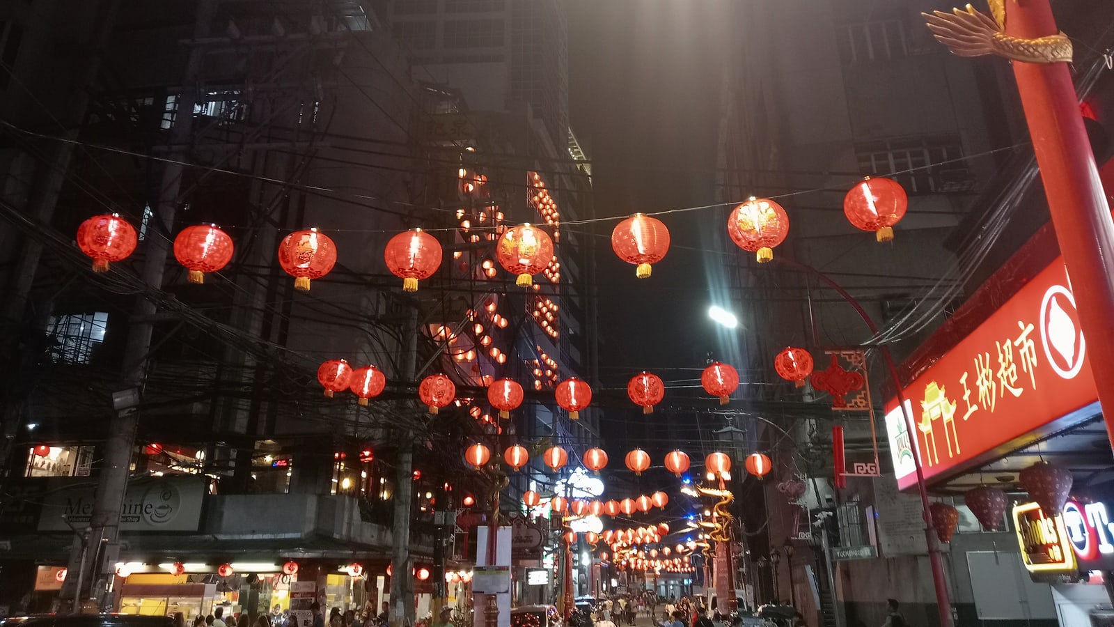 马尼拉夜间公共安全与换汇风险事件视觉